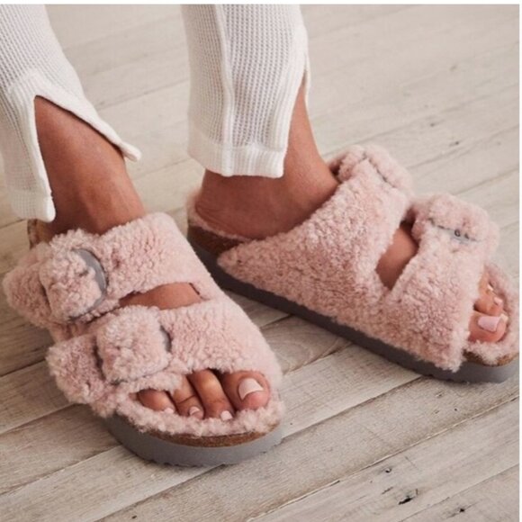 Papillio by Birkenstock Arizona Big Buckle Shearling Teddy Sandals Crystal Rose - Picture 1 of 9